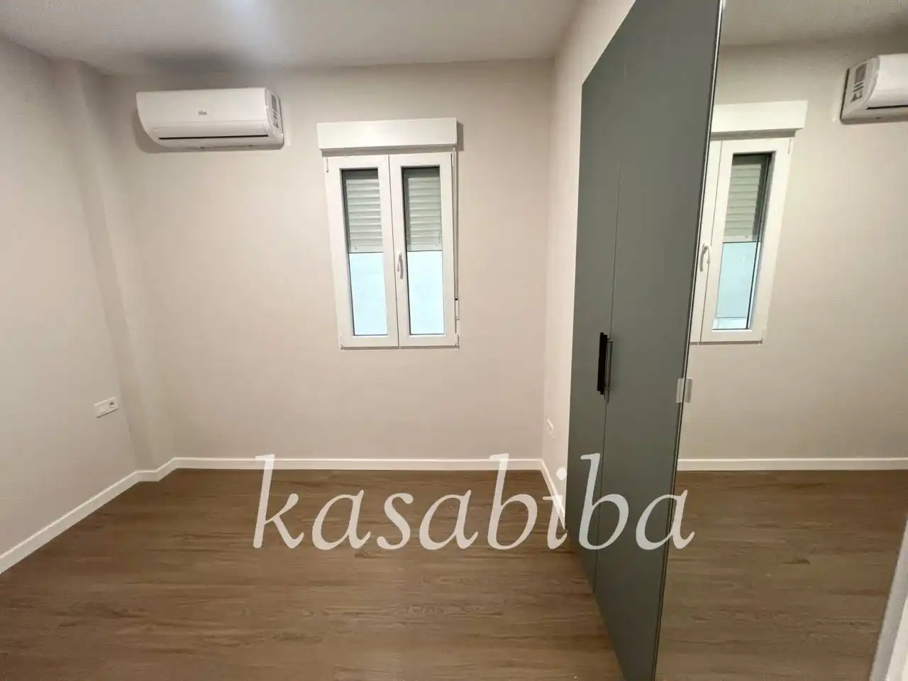 Wohnung zum Verkauf in Valencia mit Klimaanlage, Heizung und Parkett