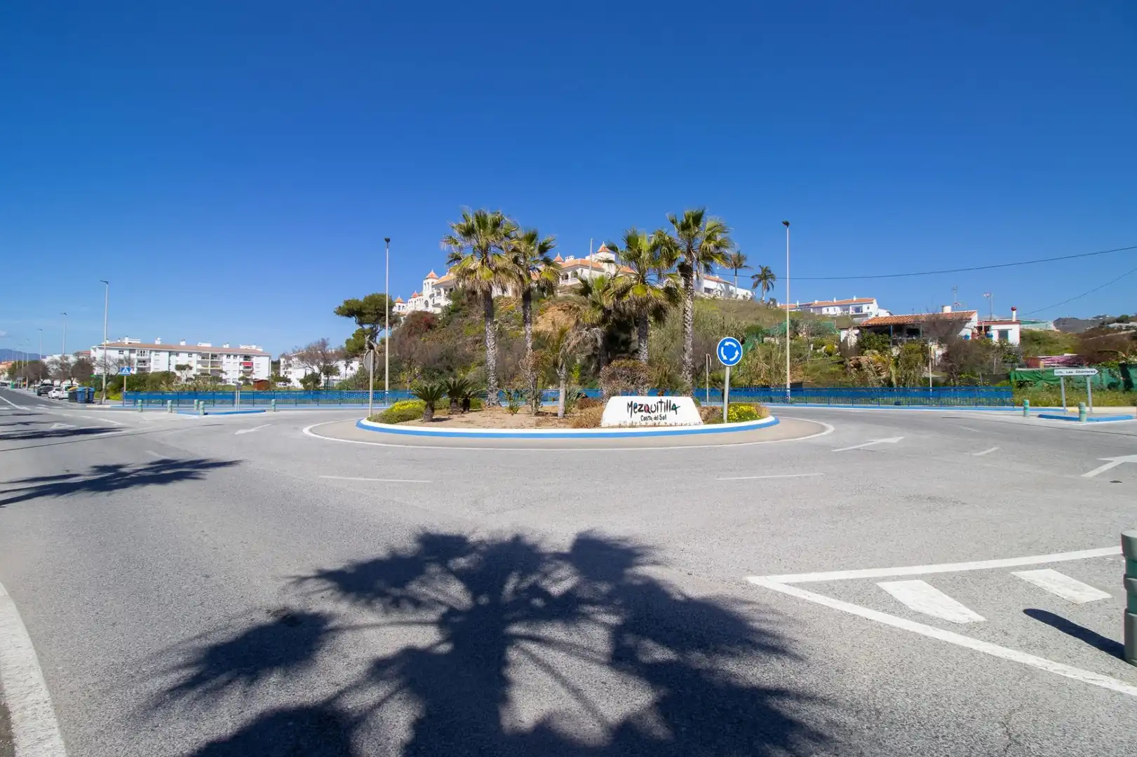 Vista exterior de Casa o chalet en venta en Vélez-Málaga con Piscina comunitaria