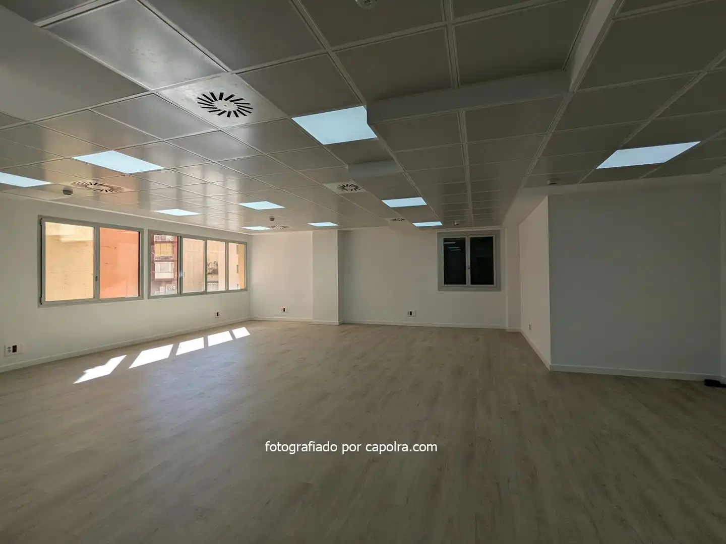 Oficina de alquiler en  Barcelona Capital con Aire acondicionado y Calefacción