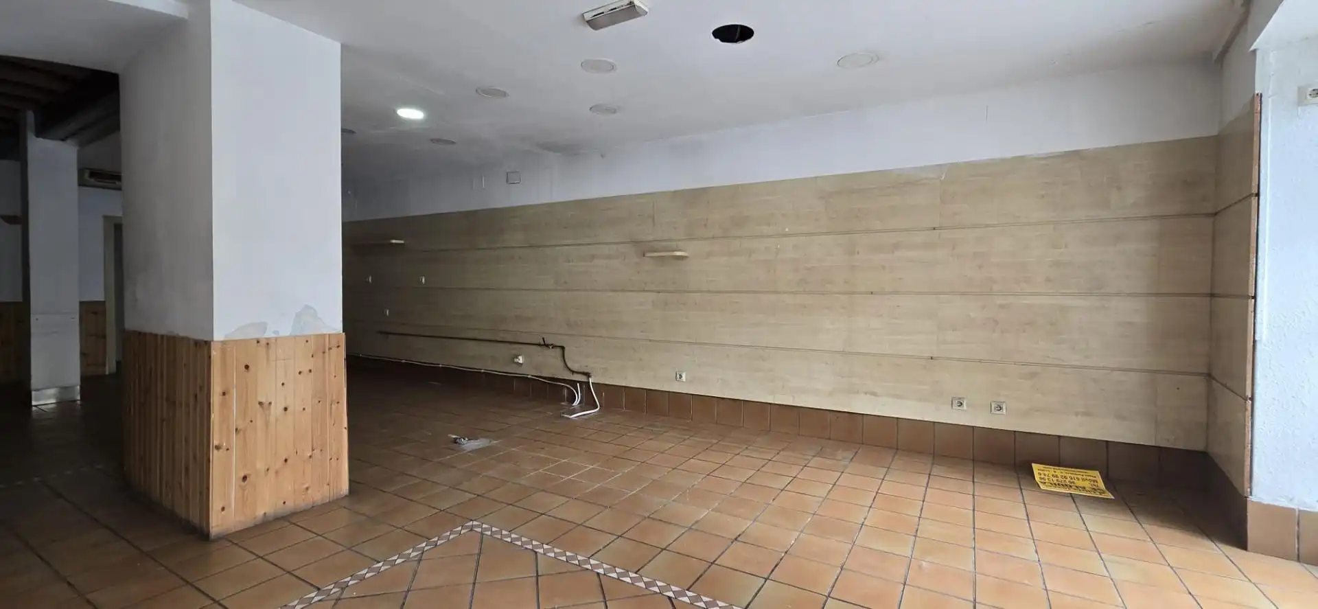 Commercial properties for rent in Llíria  with Air Conditioner