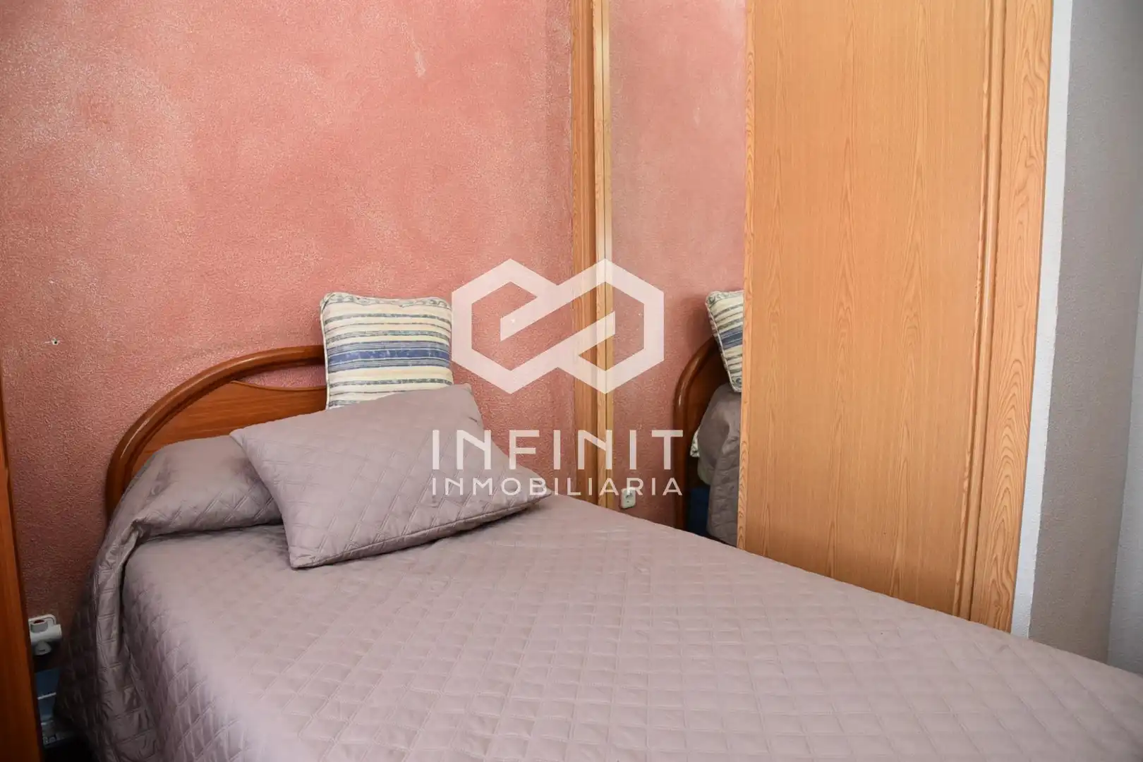 Bedroom of Flat for sale in Val