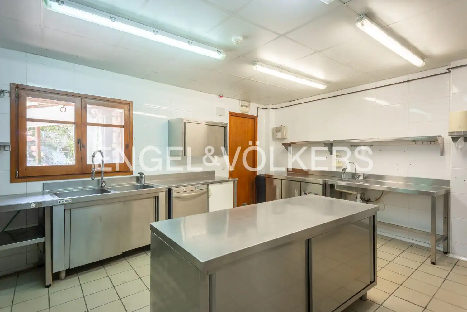 Cocina de Casa o chalet en venta en La Vall de Bianya con Calefacción, Jardín privado y Terraza