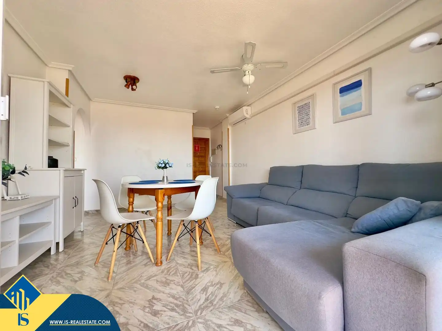 Living room of Flat for sale in Torrevieja  with Terrace, Furnished and Community pool