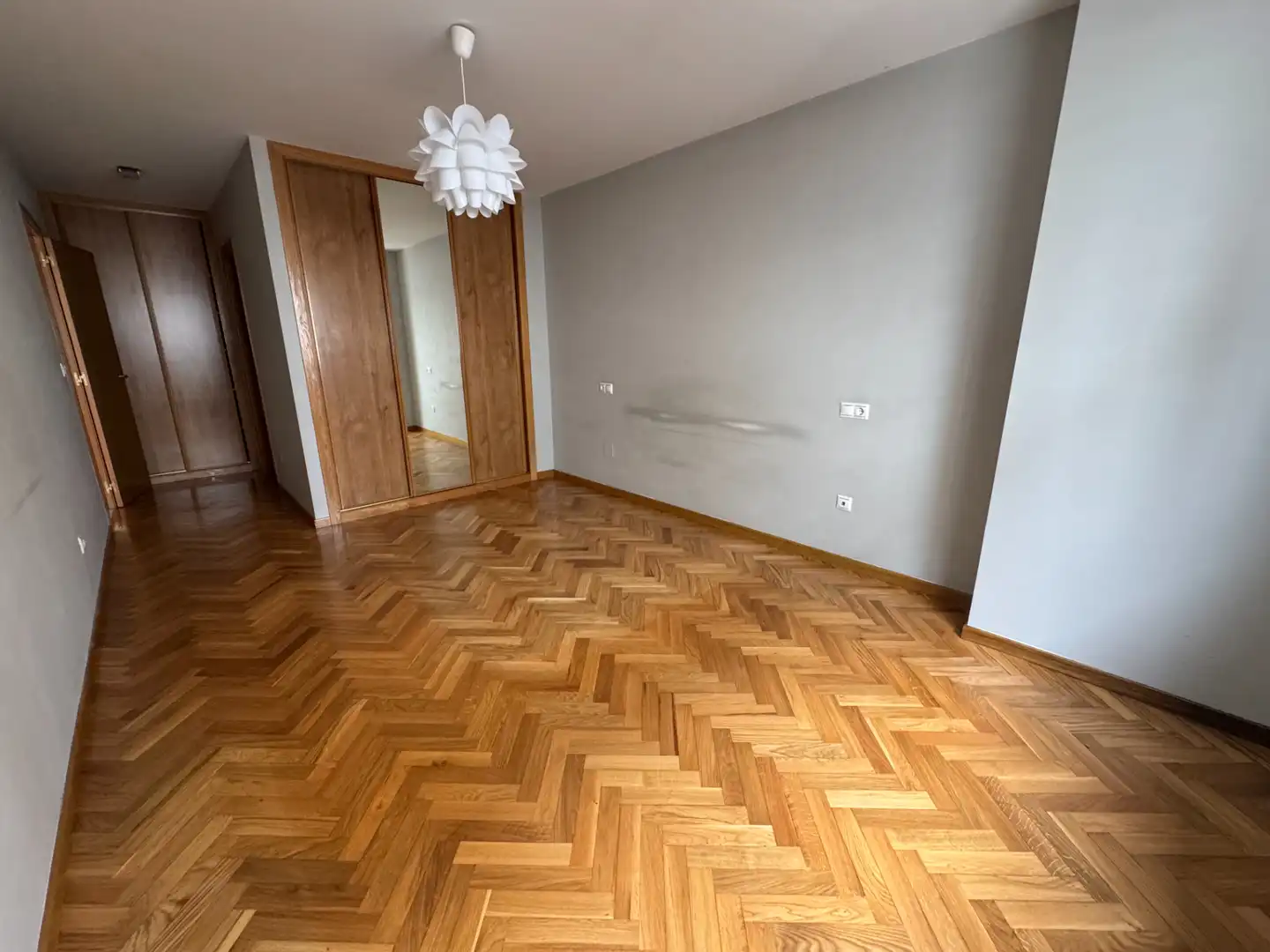 Dormitori de Pis en venda en Noia amb Calefacció, Parquet i Moblat