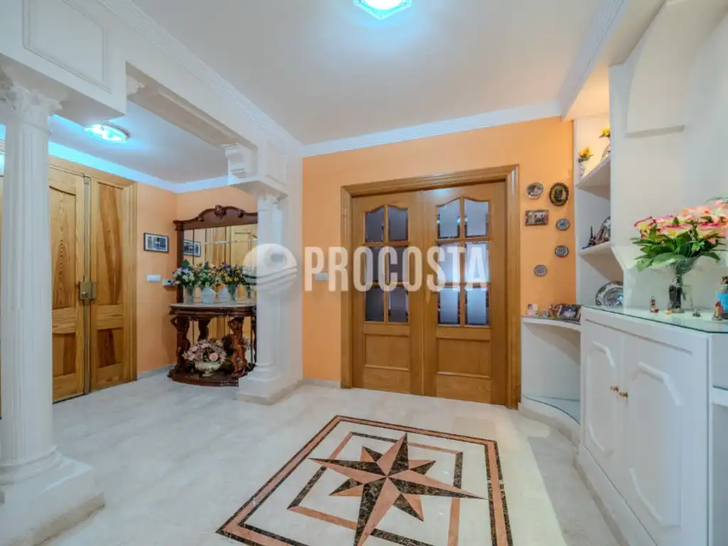 Casa o xalet en venda en Fuente Vaqueros amb Aire condicionat, Jardí privat i Terrassa