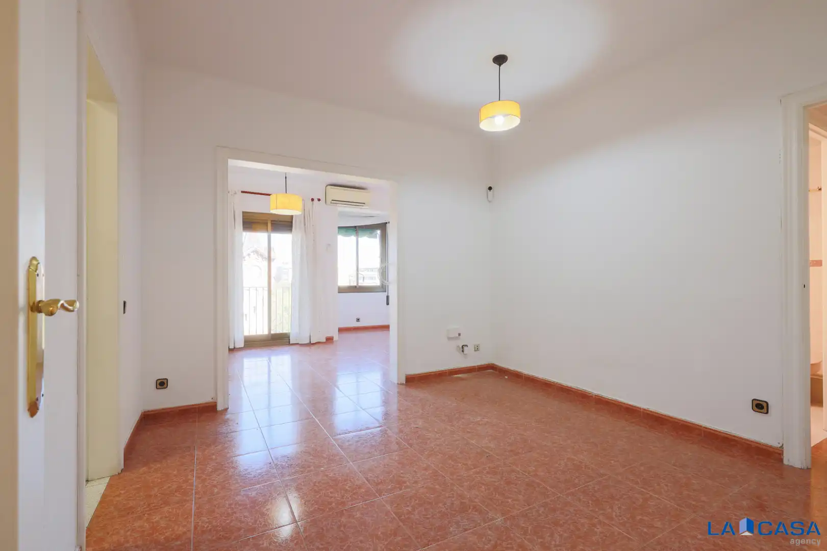 Living room of Flat for sale in  Barcelona Capital  with Air Conditioner, Heating and Oven