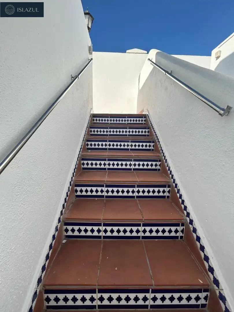Casa adosada en venda en Isla Cristina amb Terrassa, Traster i Moblat