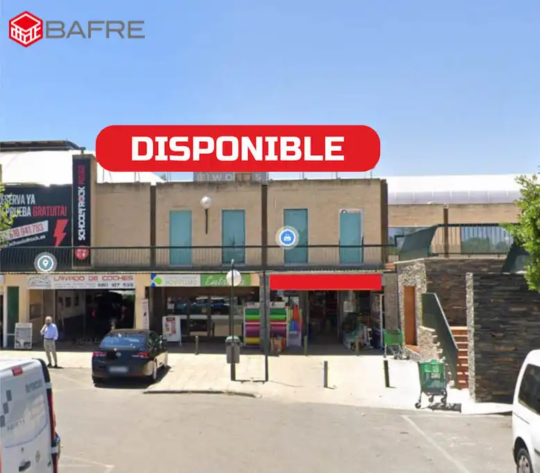 Local comercial en venda a Avenida de Monteclaro