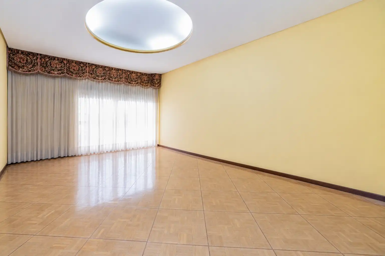 Piso en venta en Madrid con Calefacción y Terraza