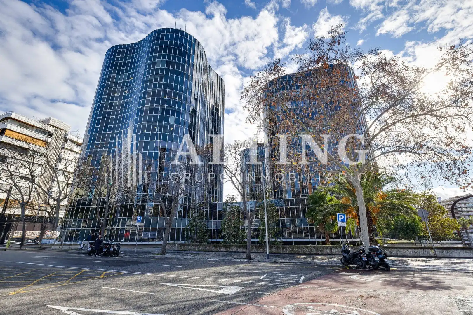 Vista exterior de Garatge en venda en Barcelona