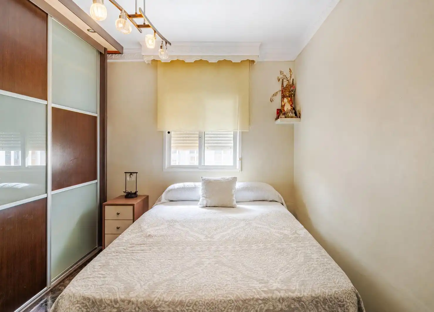 Habitación de Apartamento en venta en Estepona con Aire acondicionado, Calefacción y Terraza