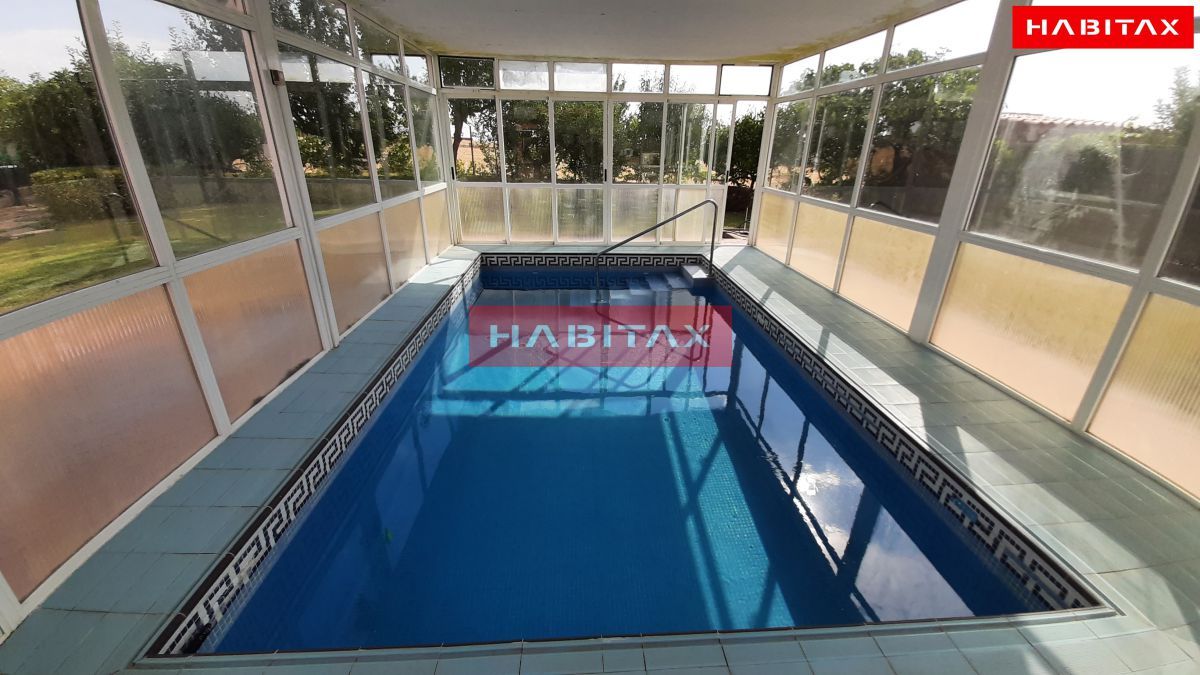 Piscina de Casa o xalet en venda en Valcabado amb Calefacció, Parquet i Terrassa