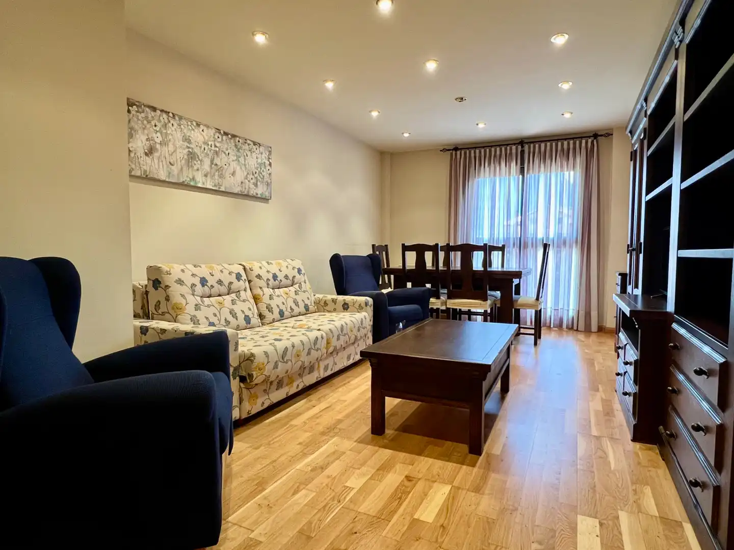 Living room of Flat for sale in Jaca  with Heating, Parquet flooring and Terrace