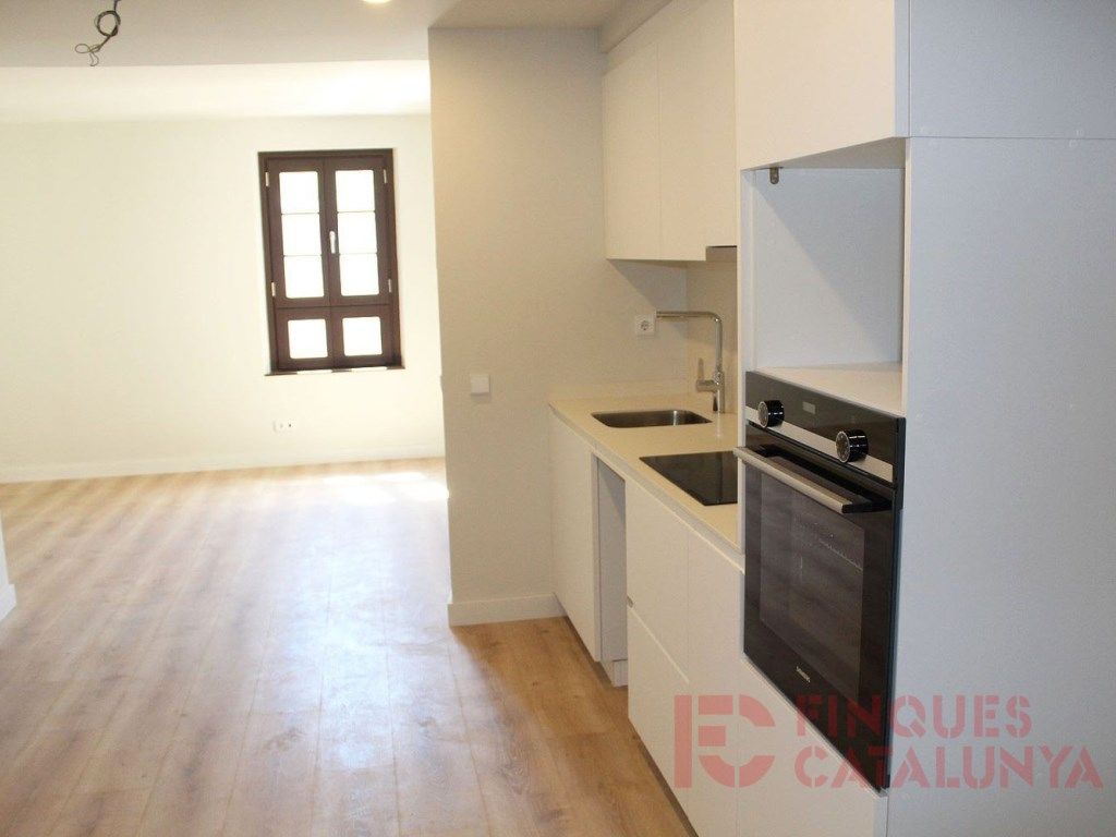 Cuina de Dúplex en venda en Girona Capital amb Aire condicionat