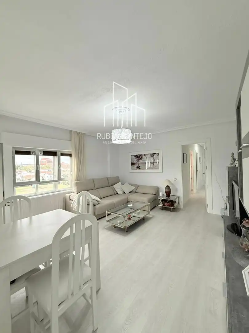 Living room of Flat for rent in Salamanca  with Heating, Terrace and Furnished