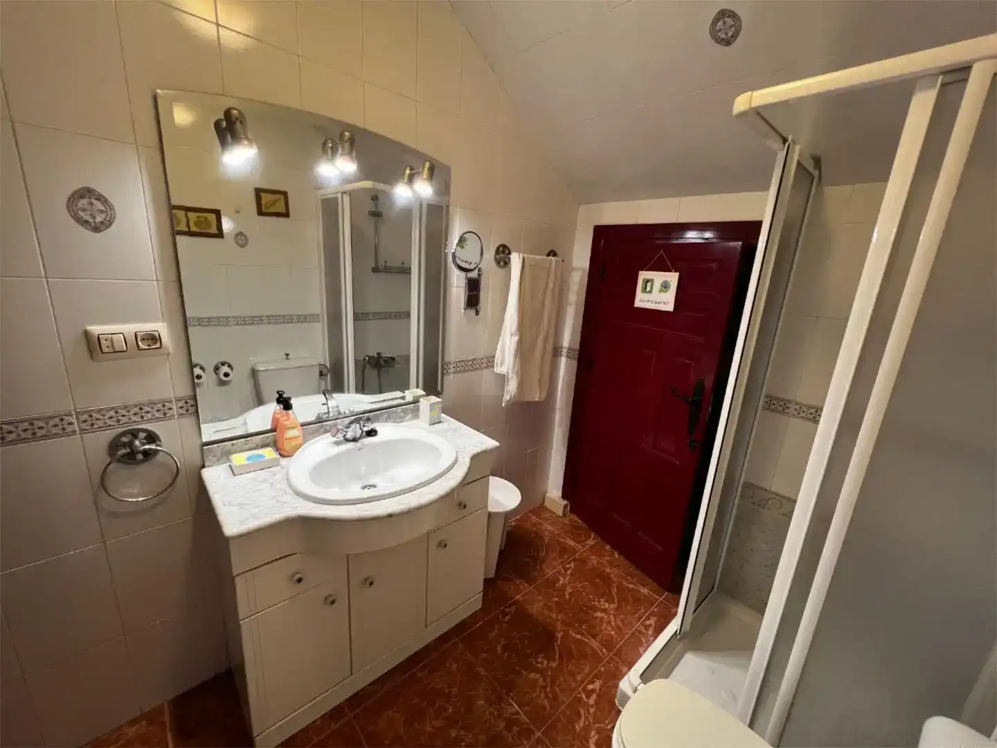 Baño de Piso en venta en Bedmar y Garcíez con Jardín privado, Trastero y Amueblado