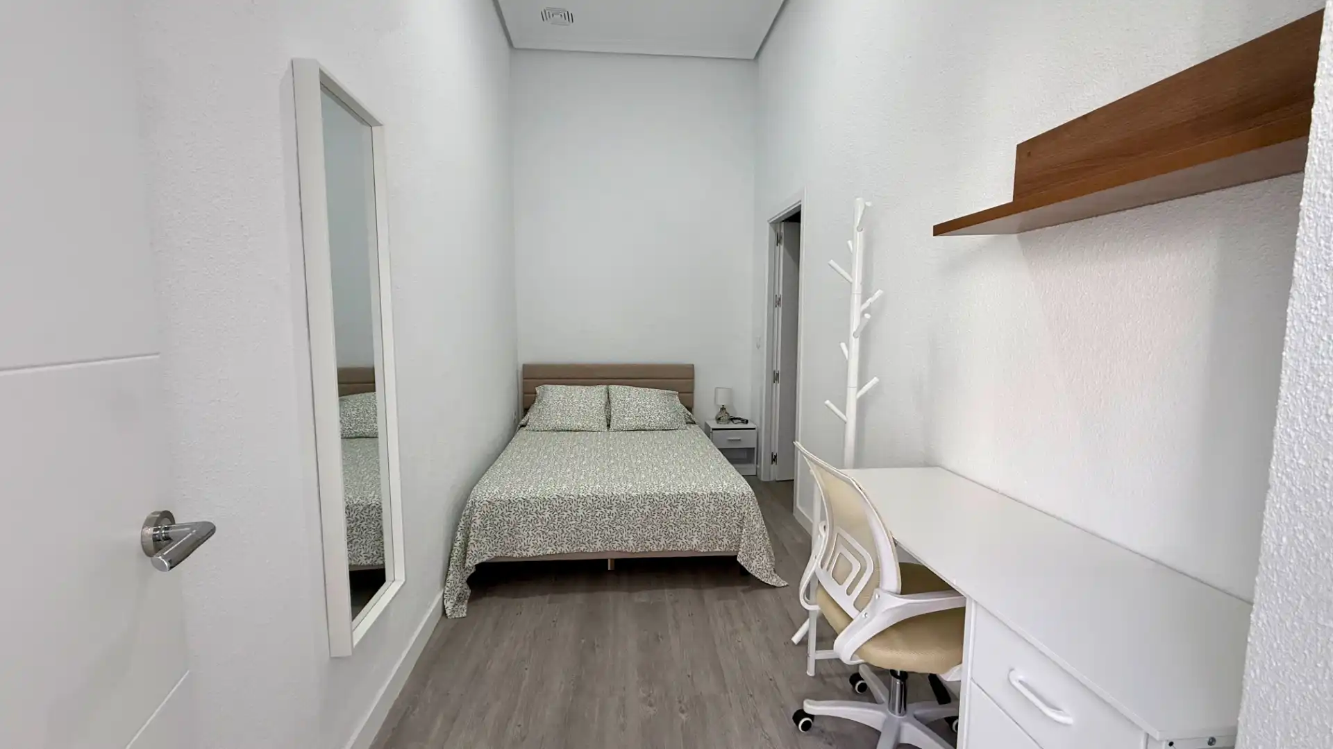 Habitación de Piso de alquiler en Cádiz con Amueblado, Horno y Lavadora