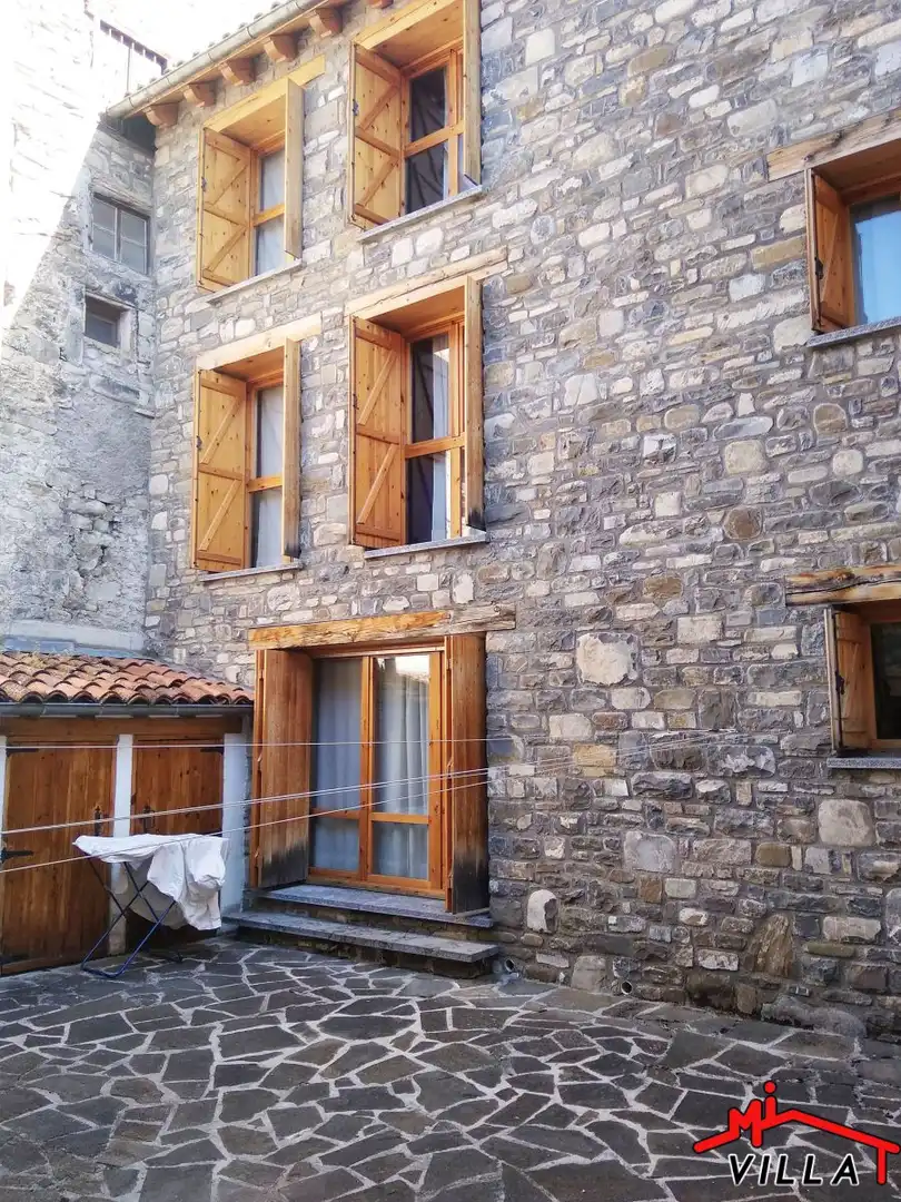 Vista exterior de Casa o chalet en venta en Roncal / Erronkari con Calefacción