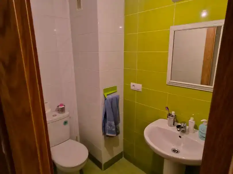 Badezimmer von Wohnung zur Miete in Oviedo 