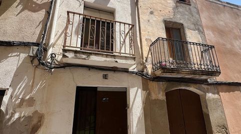 Casa adossada de 3 plantes per reformar a Montroig del Camp.