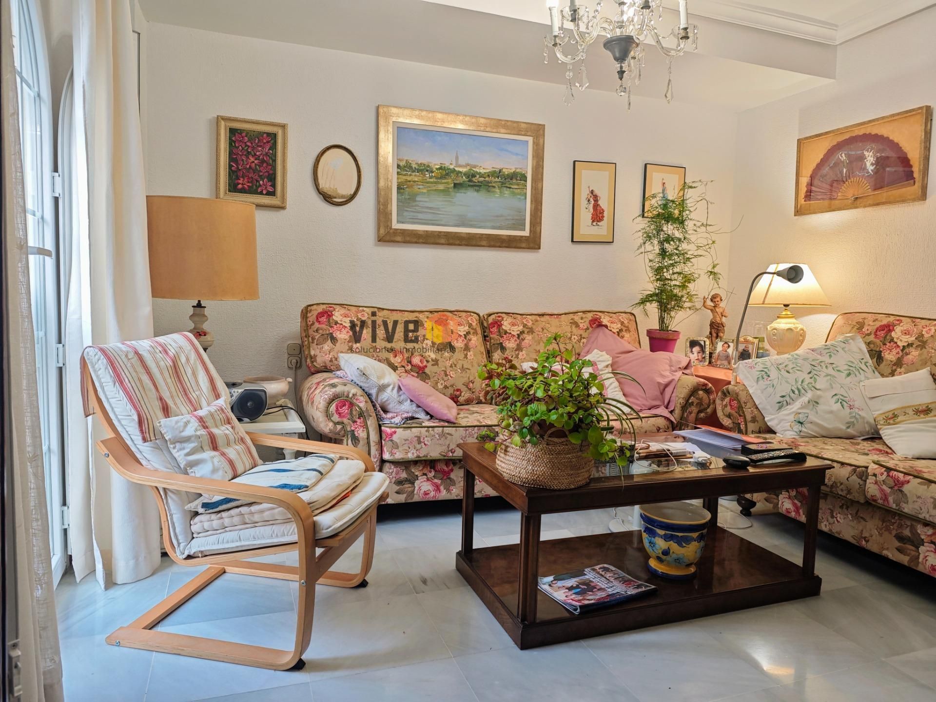 Living room of Flat for sale in  Sevilla Capital  with Air Conditioner, Heating and Storage room