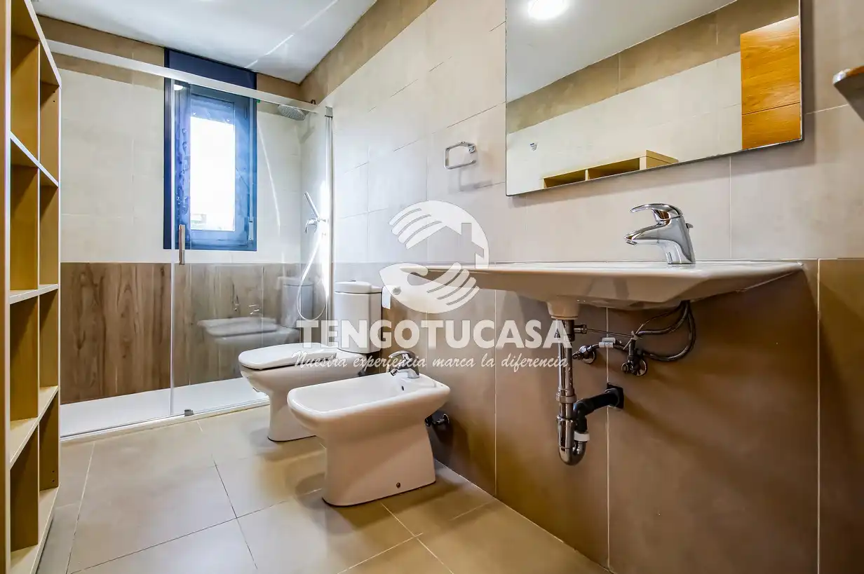 Bathroom of Detached homes for rent in Madrid  with Air Conditioner, Heating and Private garden