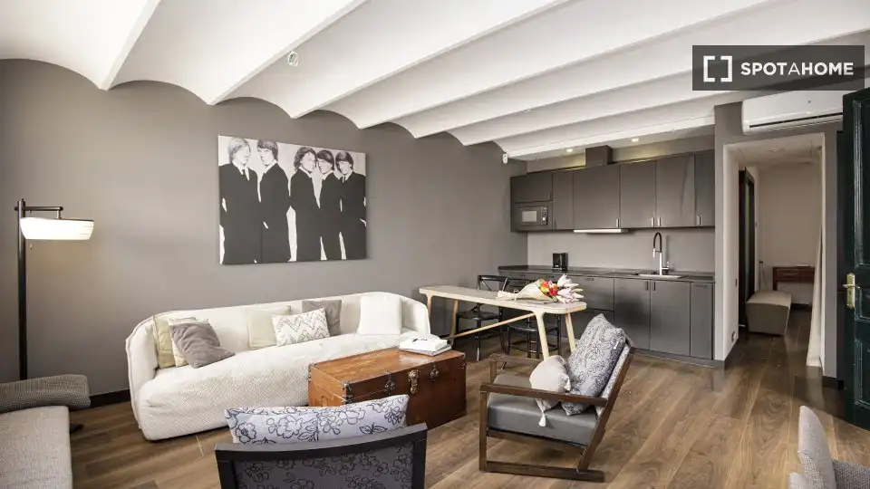 Flat with terrace to rent in Ciutat Vella, imagen 7