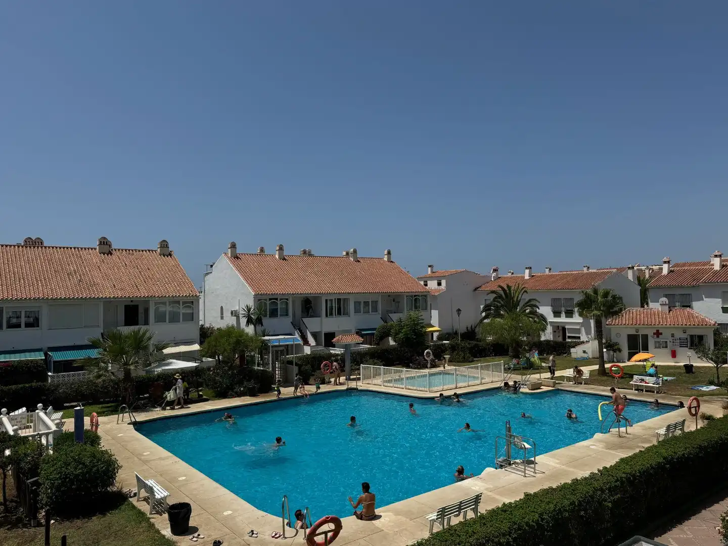 Piscina de Apartament en venda en Torrox amb Terrassa, Moblat i Piscina comunitària