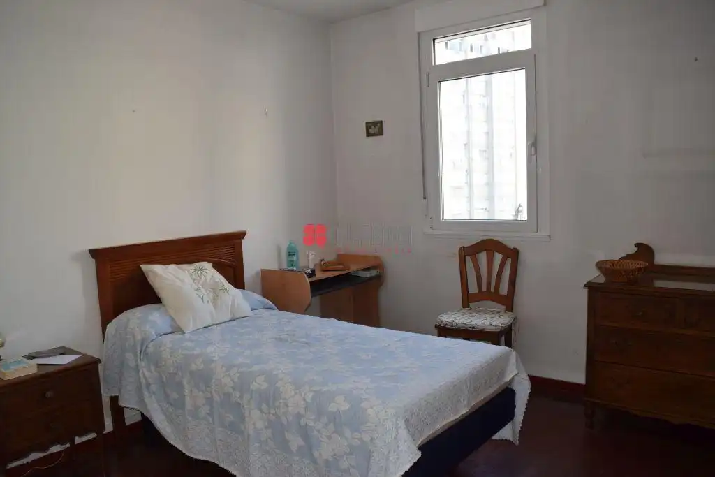 Habitación de Piso en venta en Santiago de Compostela  con Calefacción