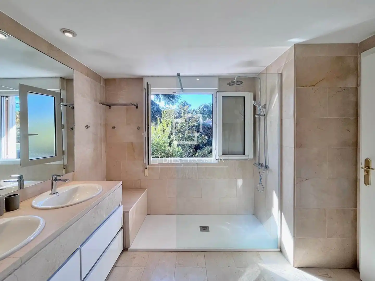 Baño de Casa o chalet en venta en Majadahonda con Aire acondicionado, Jardín privado y Parquet
