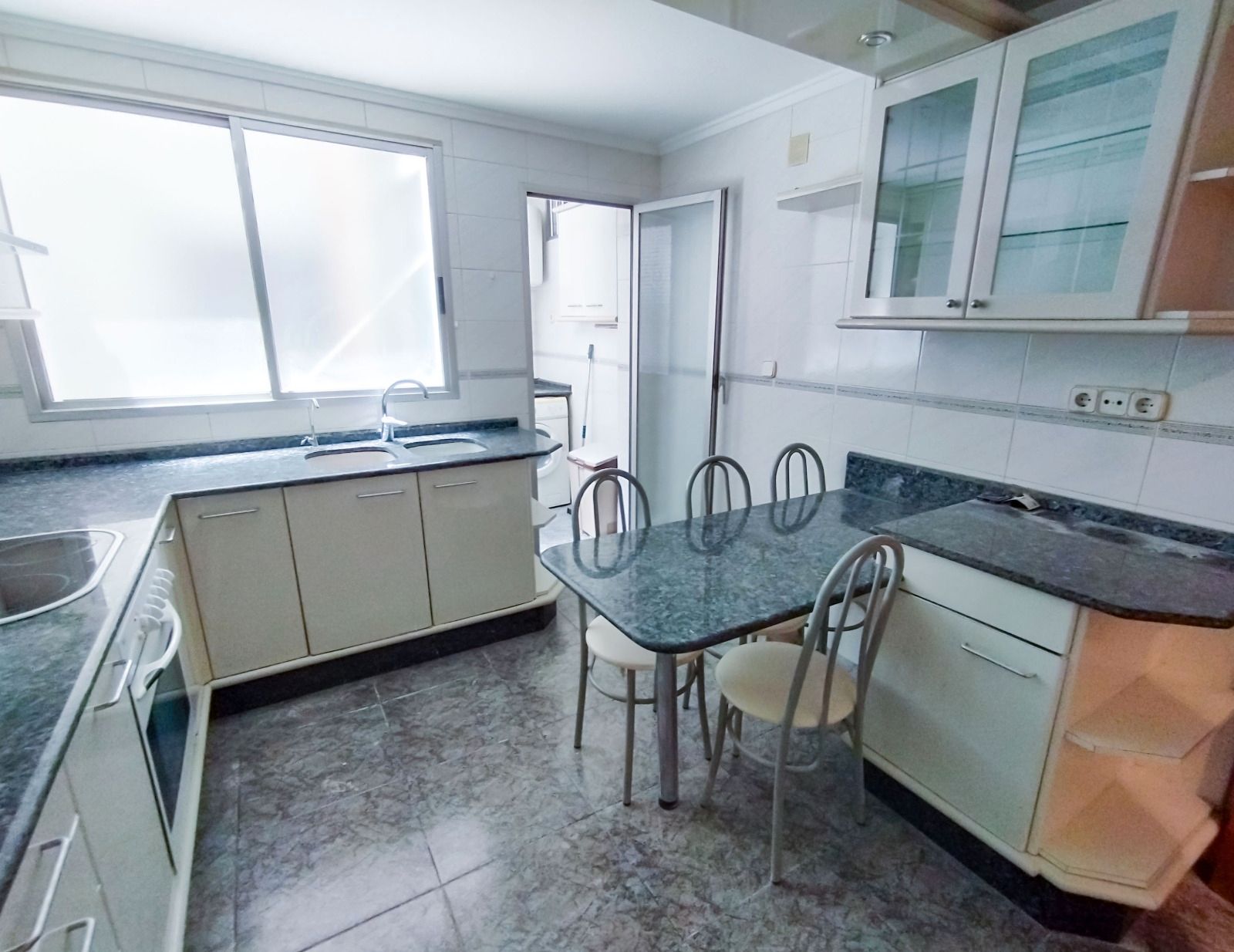 Cocina de Piso en venta en  Valencia Capital con Aire acondicionado y Balcón