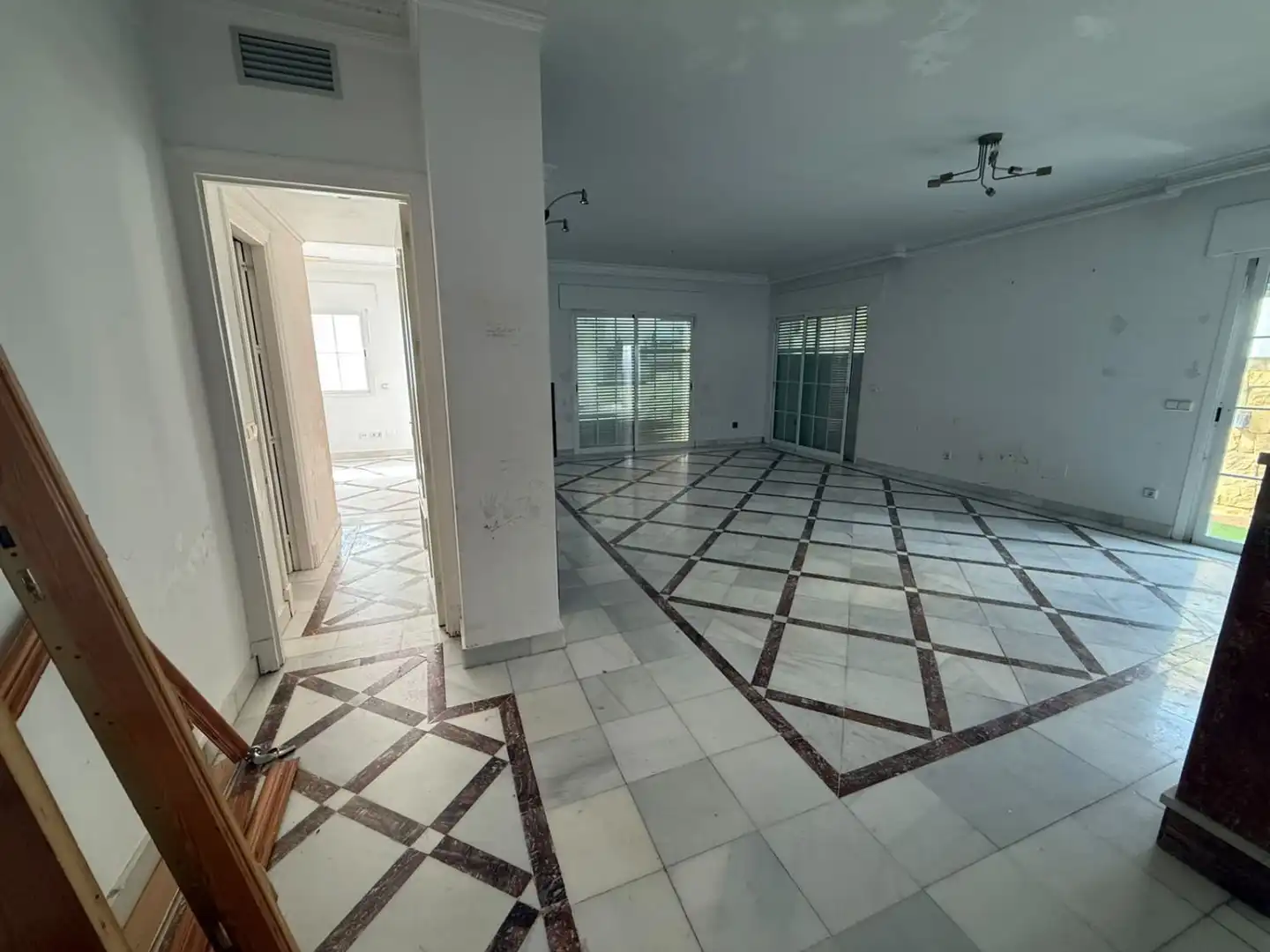 Dúplex en venta en Marbella con Calefacción, Terraza y Piscina comunitaria