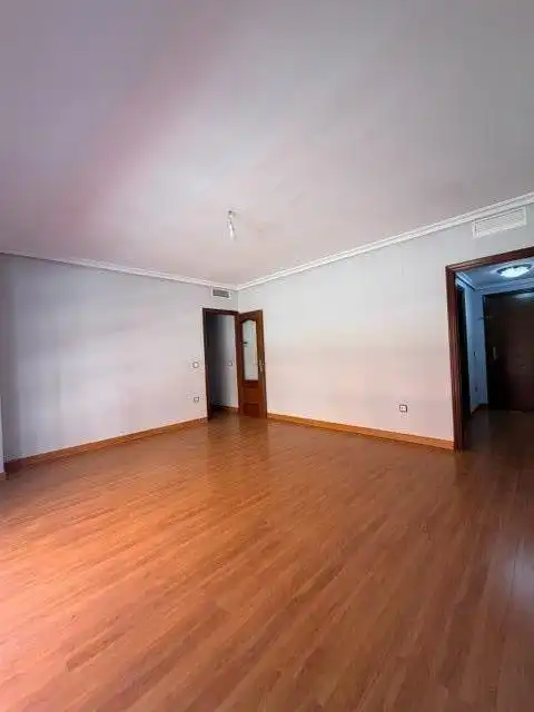 Schlafzimmer von Wohnung zum Verkauf in Badajoz