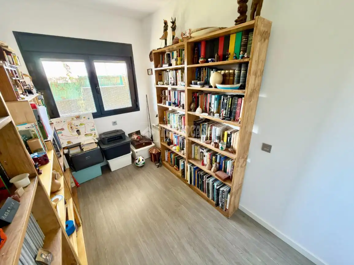 Flat for sale in Cabanillas del Campo  with Heating