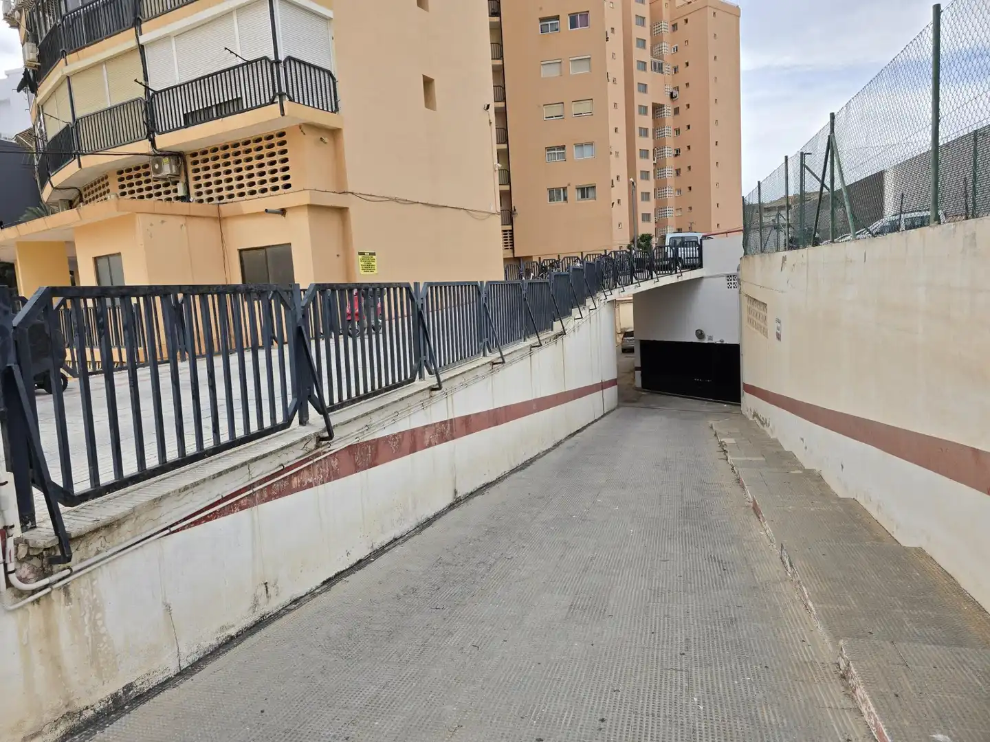 Parkplatz von Garage zur Miete in Benidorm