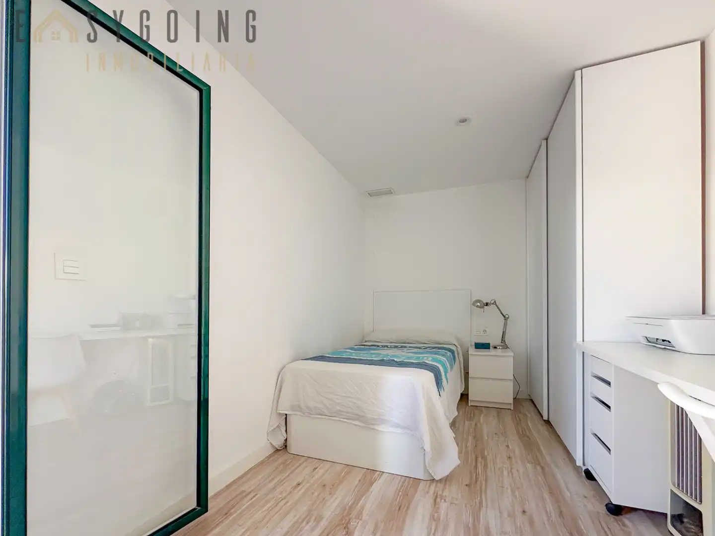 Habitación de Ático en venta en Elche / Elx con Aire acondicionado, Terraza y Amueblado