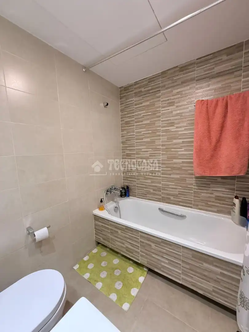 Baño de Piso en venta en Getafe con Aire acondicionado, Calefacción y Terraza