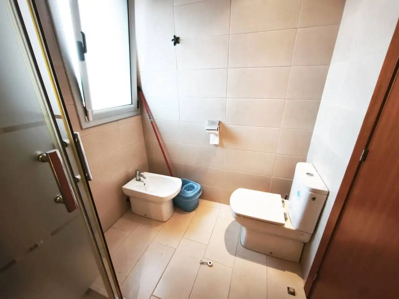 Badezimmer von Wohnung zum Verkauf in Calafell mit Klimaanlage, Heizung und Terrasse