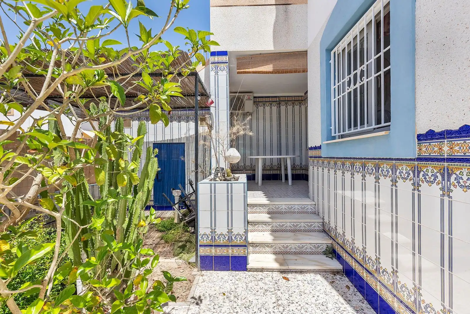 Garden of Houses for sale in Torrevieja  with Terrace, Furnished and Community pool