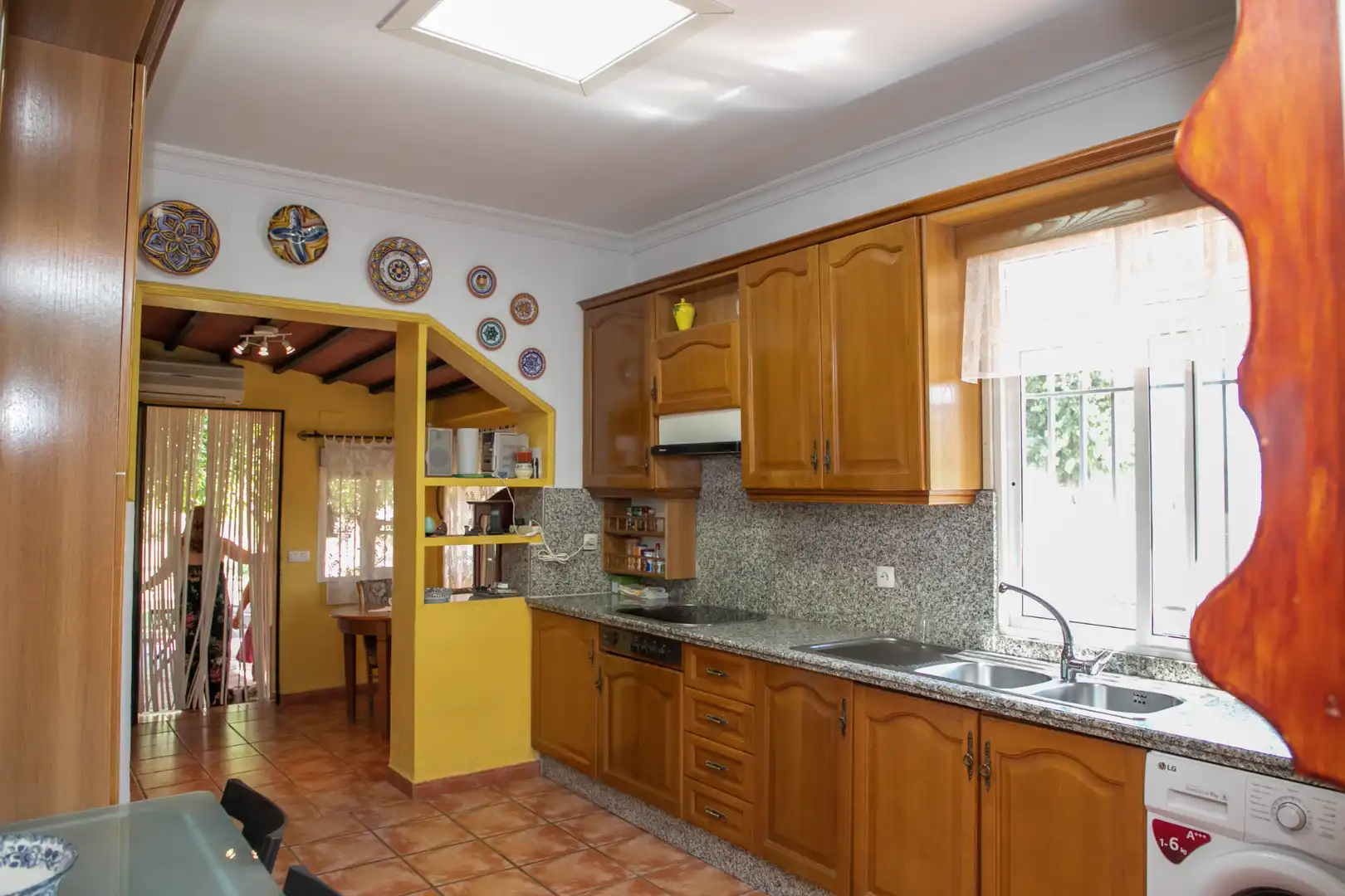 Cocina de Casa o chalet en venta en Castilleja de la Cuesta con Aire acondicionado, Calefacción y Jardín privado