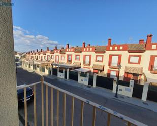 Vista exterior de Dúplex en venda en Trigueros amb Aire condicionat, Jardí privat i Terrassa