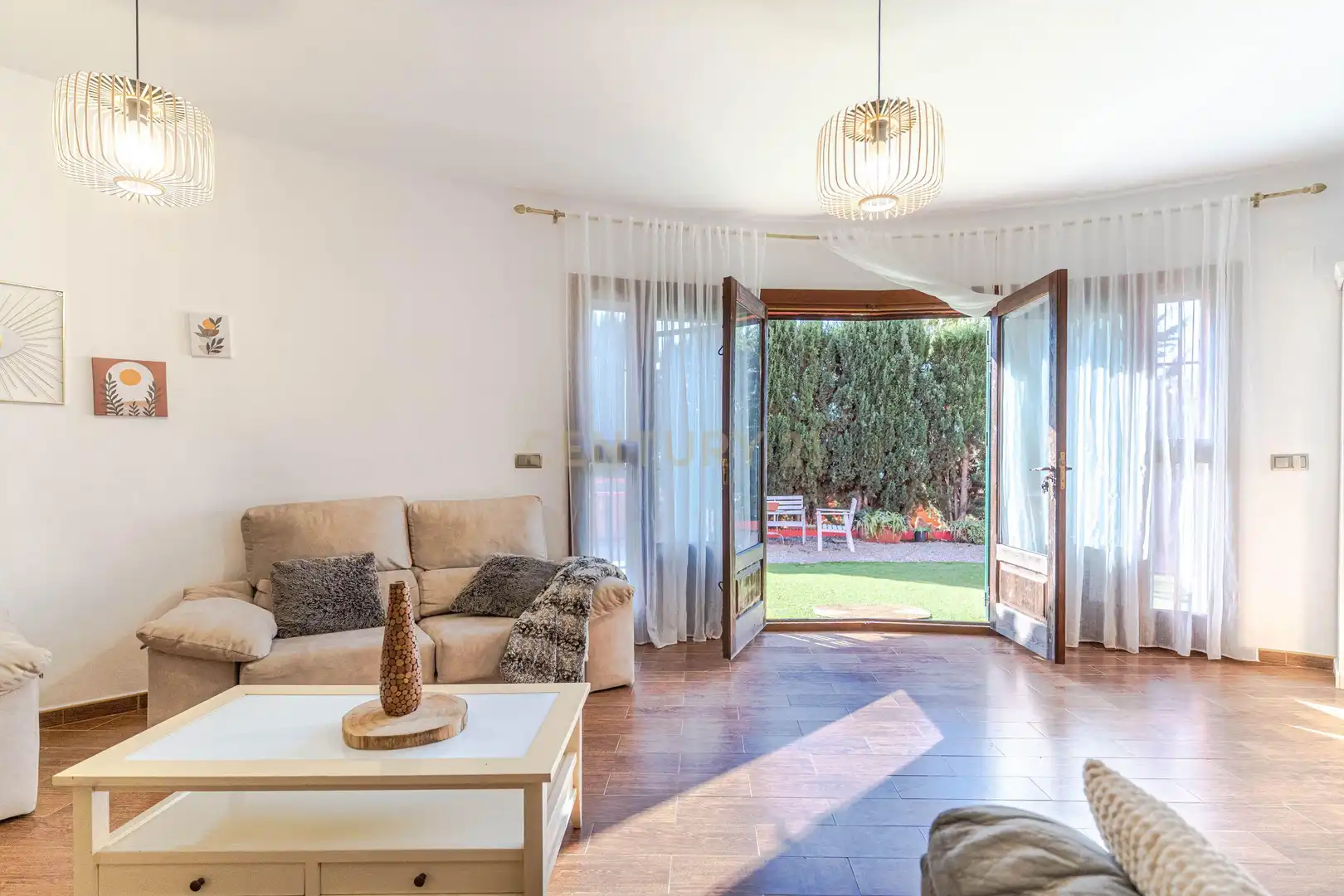 Sala de estar de Casa o chalet en venta en Motril con Aire acondicionado, Jardín privado y Trastero