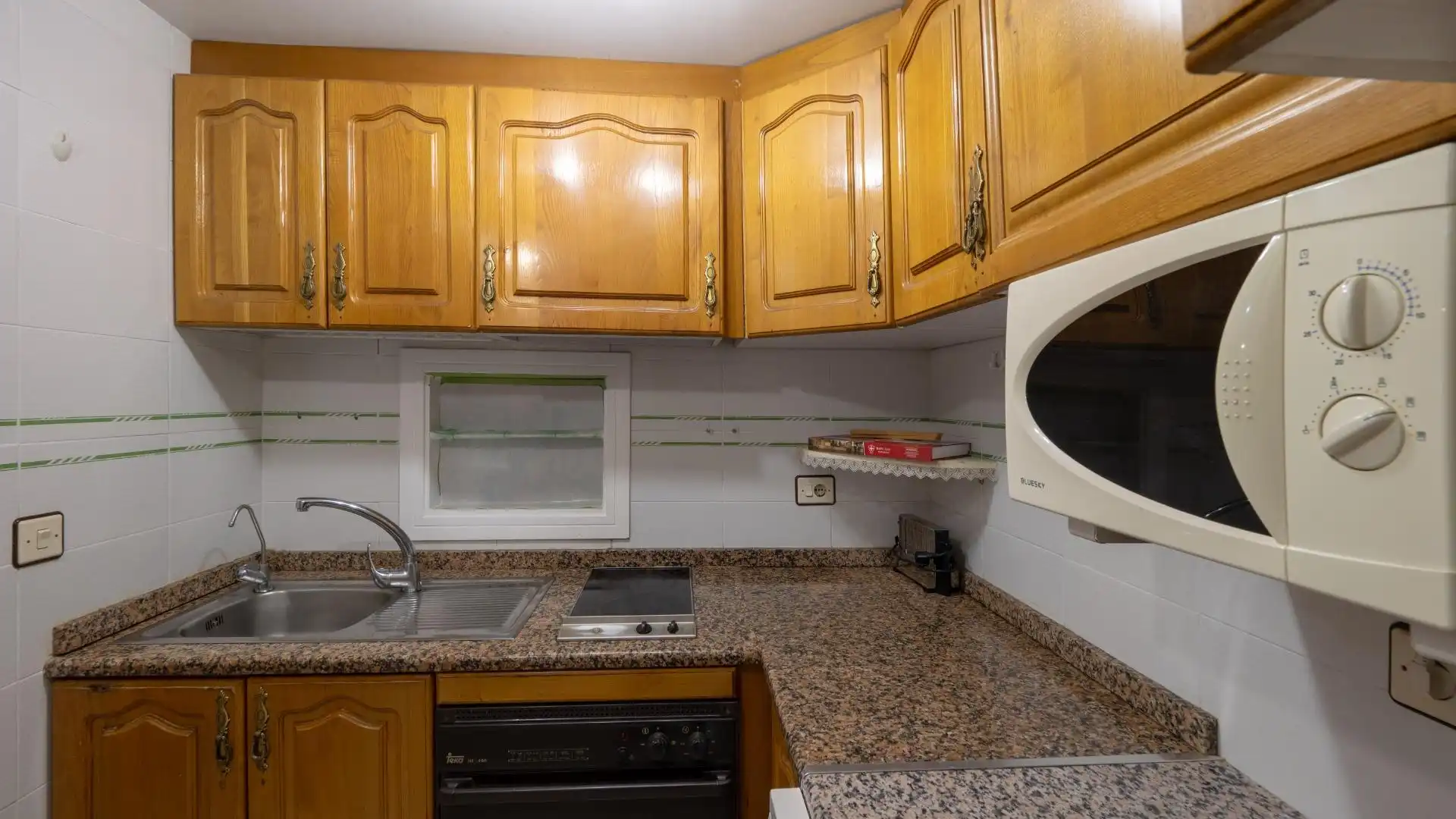 Kitchen of Flat for sale in Benidorm  with Air Conditioner, Private garden and Community pool