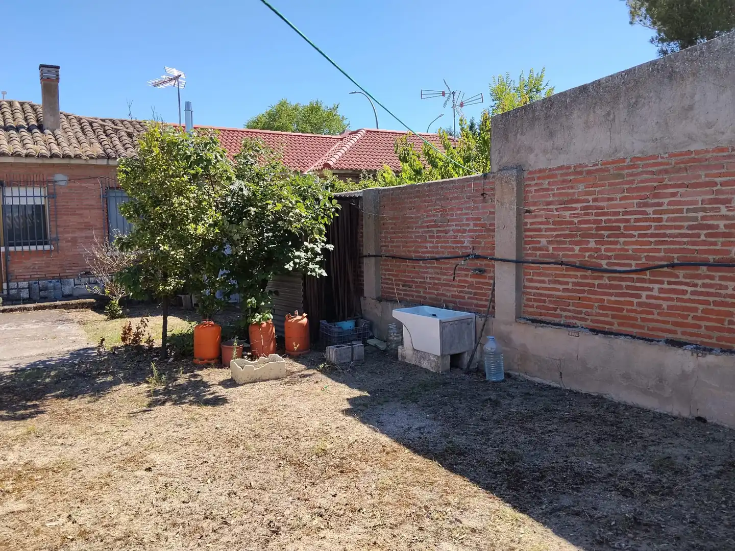 House with garden for sale in Calle Conde Vallellano, imagen 2