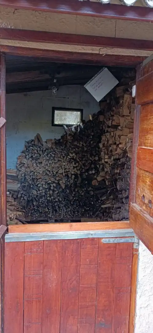Vista exterior de Casa o xalet en venda en Monfero amb Calefacció, Jardí privat i Traster