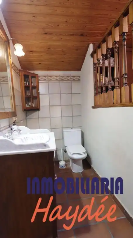 Bany de Casa adosada en venda en Getxo  amb Calefacció, Terrassa i Traster