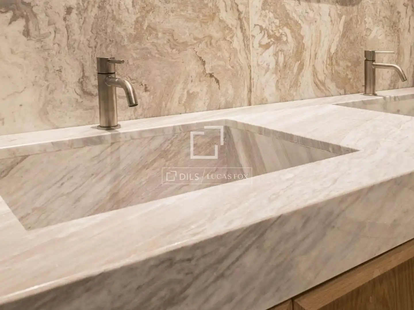 Bathroom of Attic for sale in Madrid  with Air Conditioner, Heating and Parquet flooring