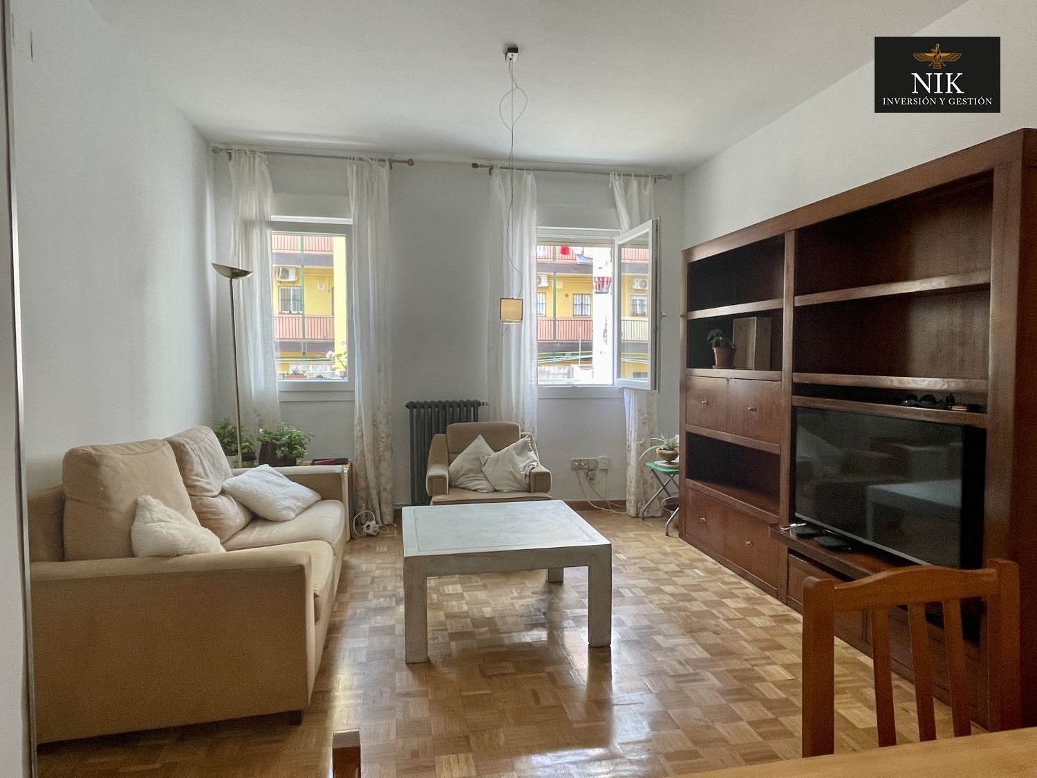 Sala de estar de Piso de alquiler en  Madrid Capital con Aire acondicionado, Calefacción y Amueblado