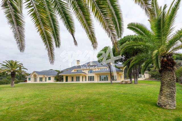 Casa-chalet en Venta en Calle ABEDUL en Prado Largo