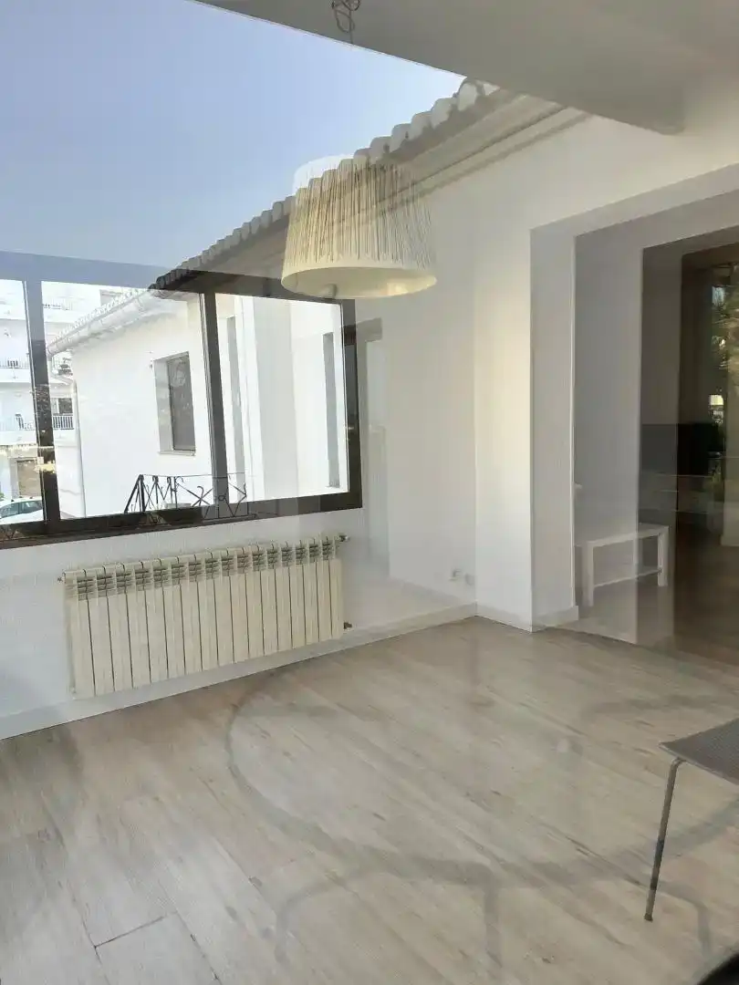 Sala d'estar de Pis de lloguer en Altea amb Aire condicionat, Parquet i Moblat